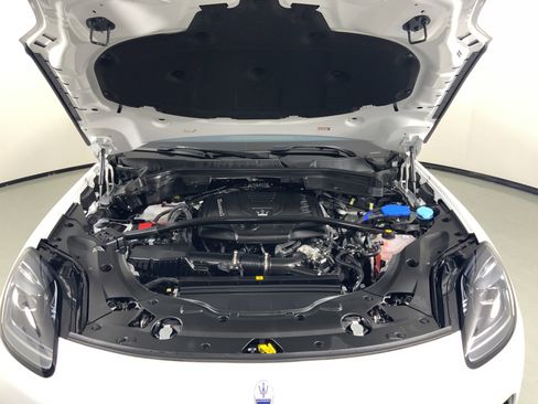 Used 2023 Maserati Grecale Modena image 10