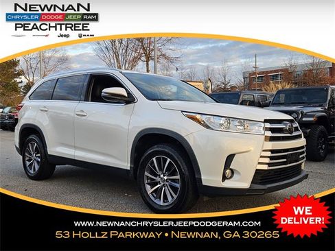 Used 2019 Toyota Highlander XLE image 1
