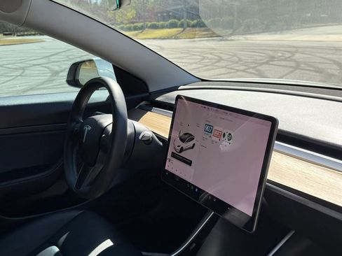 Used 2020 Tesla Model 3 image 22