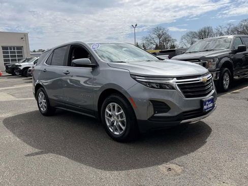 Certified 2022 Chevrolet Equinox LT image 2