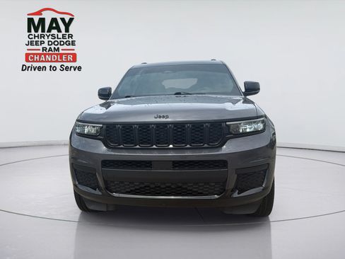 Used 2024 Jeep Grand Cherokee L Altitude AWD/4WD image 2