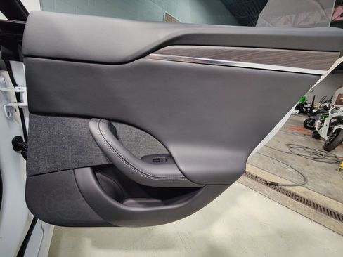 Used 2022 Tesla Model S image 15