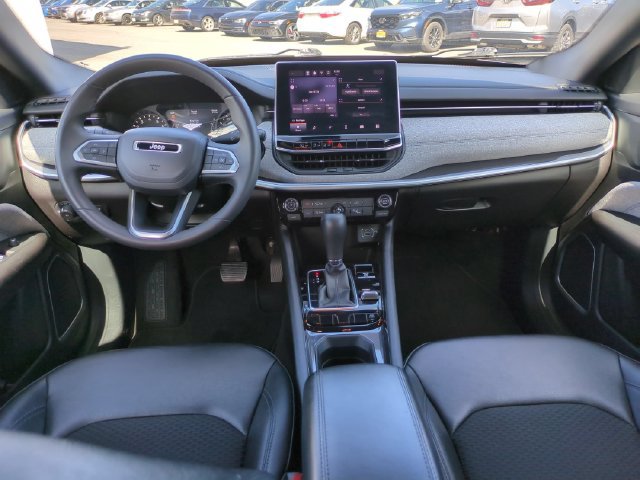 Used 2024 Jeep Compass Latitude AWD/4WD image 15