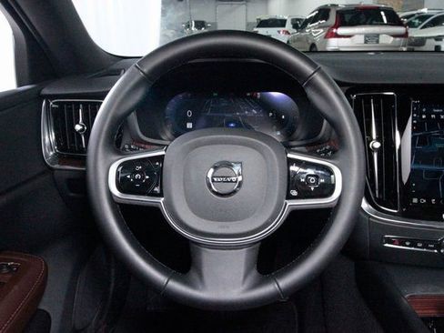 Certified 2025 Volvo V60 B5 Cross Country Plus image 10