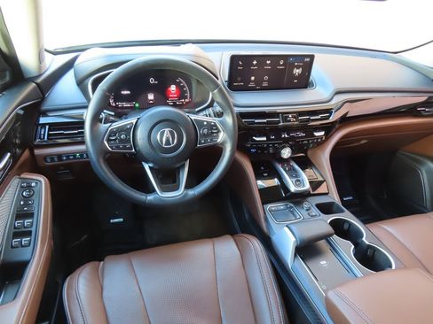 Used 2024 Acura MDX SH-AWD w/ Advance Package image 4