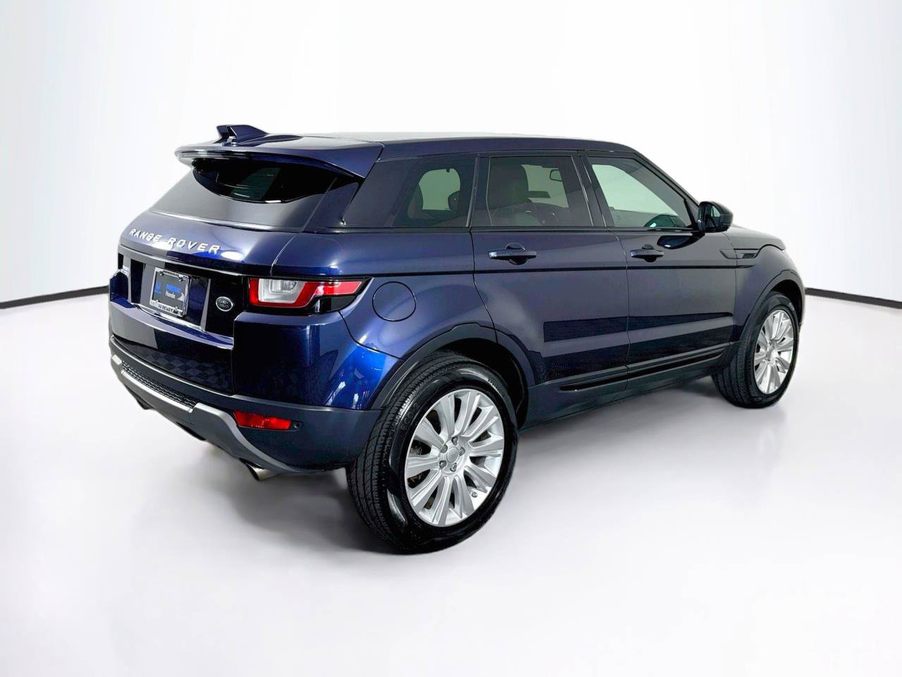 Used 2018 Land Rover Range Rover Evoque SE AWD/4WD image 10