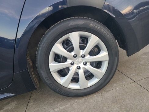 Used 2022 Toyota Corolla LE image 11