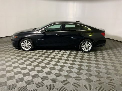 Used 2017 Chevrolet Malibu LT image 12