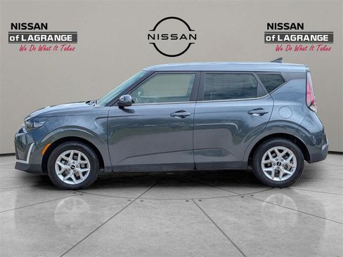 Used 2023 Kia Soul LX w/ LX Technology Package image 13