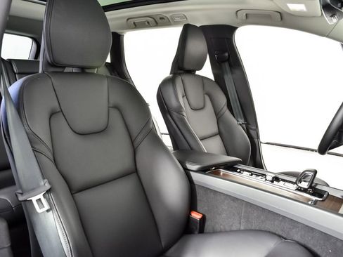 Certified 2025 Volvo V60 B5 Cross Country Plus image 24
