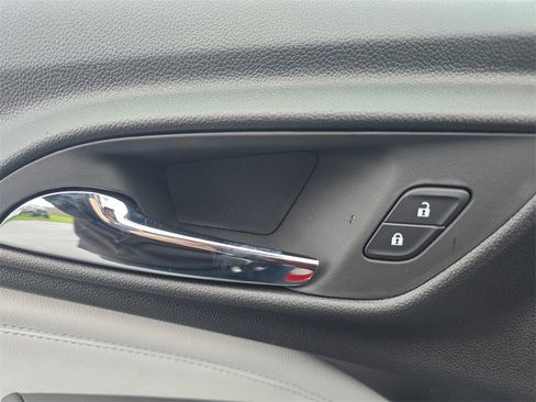 New 2026 Chevrolet Trax LT image 18