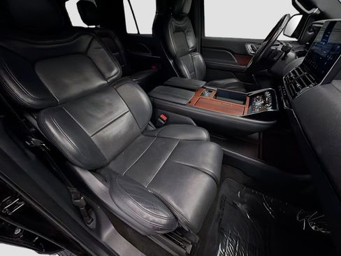 Used 2022 Lincoln Navigator Reserve AWD/4WD image 15