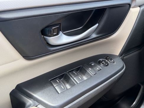 Used 2019 Honda CR-V LX image 18