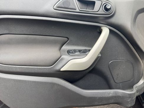 Used 2013 Ford Fiesta SE FWD image 20