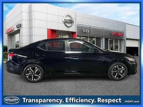 Certified 2024 Nissan Sentra SV FWD image 5