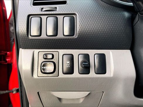 Used 2012 Toyota Tacoma PreRunner w/ Convenience Pkg RWD image 30