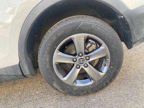 Used 2015 Toyota RAV4 XLE AWD/4WD image 15