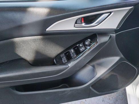 Used 2017 MAZDA MAZDA3 Sport image 19