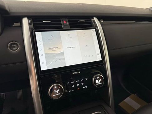 Certified 2025 Land Rover Discovery S image 21