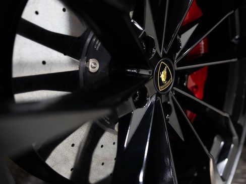 Used 2021 Lamborghini Urus AWD/4WD image 37