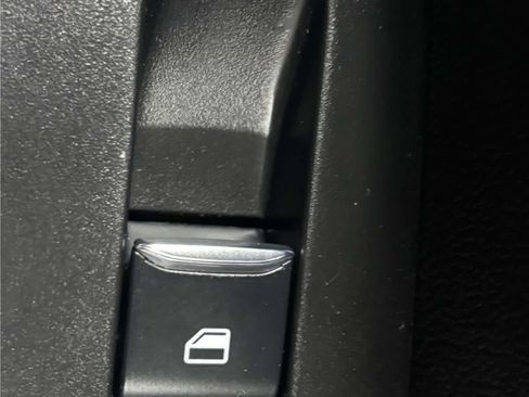 Used 2023 Ford Escape ST-Line Select AWD/4WD image 35