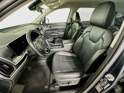 Used 2024 Kia Sorento S FWD image 13