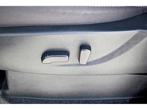 Used 2024 Nissan Frontier SV image 28