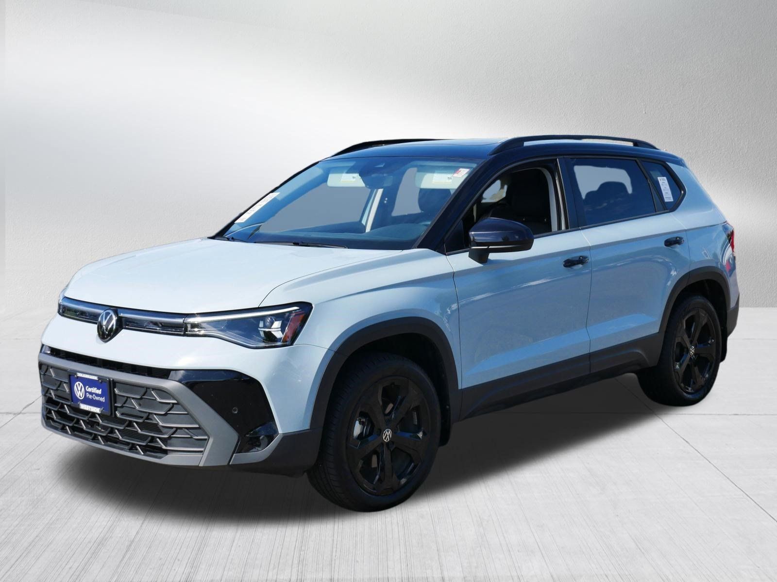 Certified 2025 Volkswagen Taos SE AWD/4WD image 3