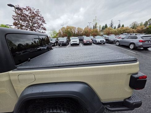 Used 2020 Jeep Gladiator Rubicon AWD/4WD image 10