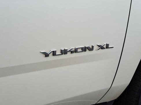 Used 2015 GMC Yukon XL SLT w/ Open Road Package image 5