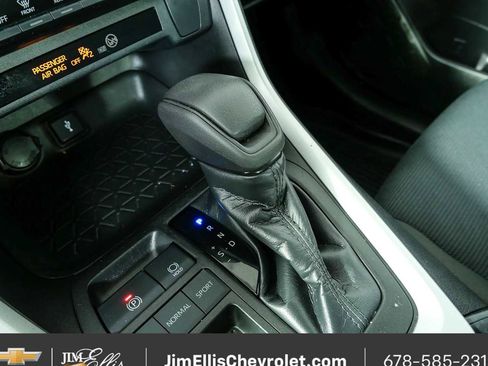 Used 2022 Toyota RAV4 LE FWD image 15