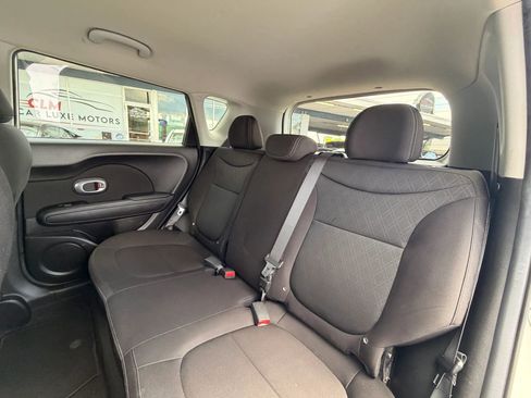 Used 2018 Kia Soul FWD image 14