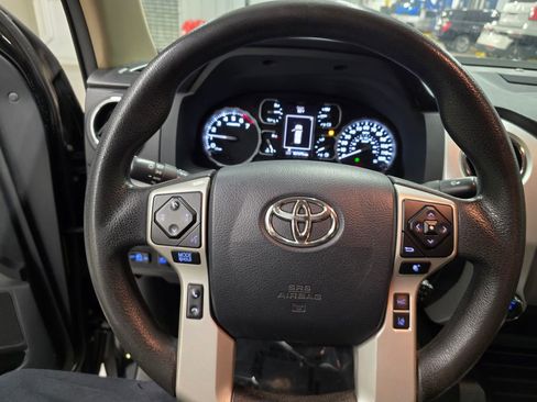 Used 2018 Toyota Tundra SR5 w/ SR5 Upgrade Package image 18