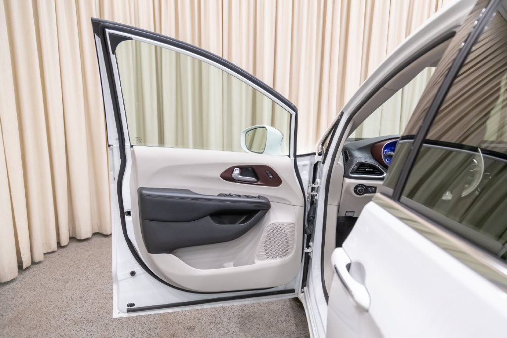 Used 2019 Chrysler Pacifica Limited FWD image 8