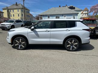 New 2025 Mitsubishi Outlander SE video 2