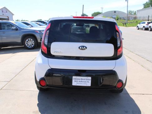 Used 2016 Kia Soul + FWD image 7