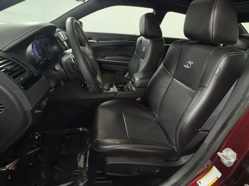 Used 2023 Chrysler 300 S w/ Comfort Group RWD image 13