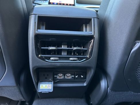 New 2025 Jeep Grand Cherokee Limited w/ Black Appearance Package image 36