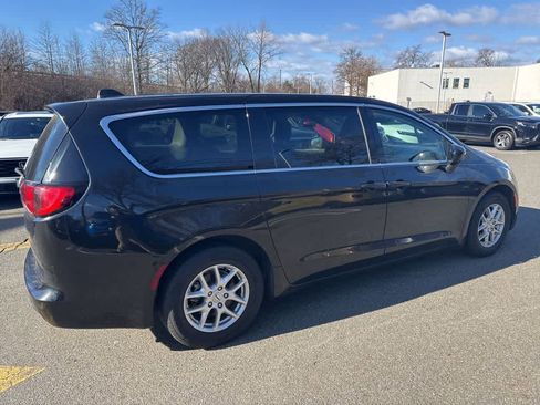 Used 2023 Chrysler Voyager LX image 15