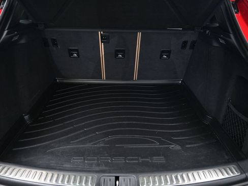 Certified 2023 Porsche Macan S AWD/4WD image 26