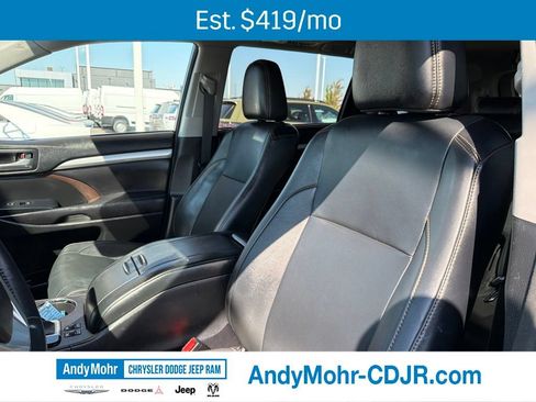 Used 2017 Toyota Highlander XLE AWD/4WD image 13