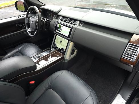 Used 2020 Land Rover Range Rover image 23