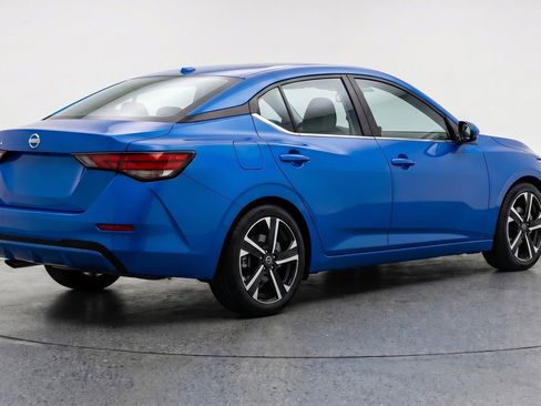 Used 2025 Nissan Sentra SV FWD image 9