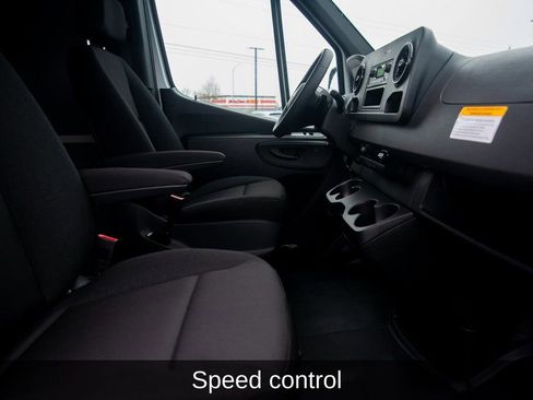 Used 2025 Mercedes-Benz Sprinter 2500 image 37