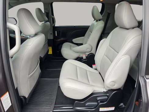 Used 2015 Toyota Sienna Limited Premium AWD/4WD image 29