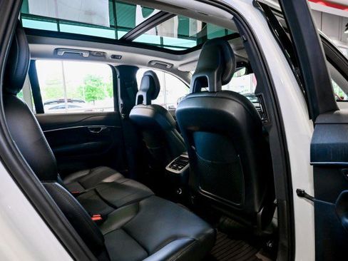Used 2020 Volvo XC90 T5 Momentum w/ Protection Package Premier AWD/4WD image 21