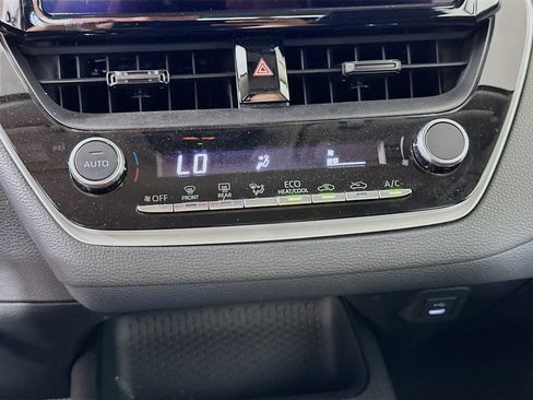 Used 2025 Toyota Corolla LE image 23