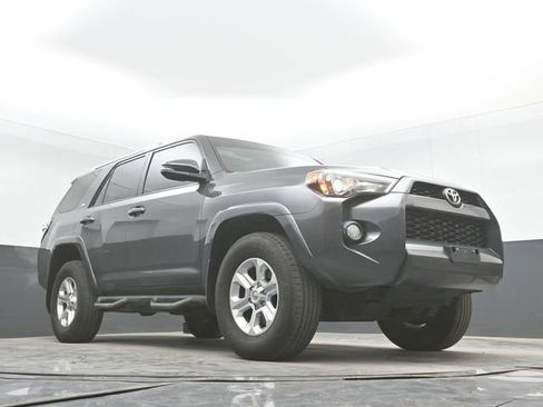 Used 2018 Toyota 4Runner SR5 Premium AWD/4WD image 27