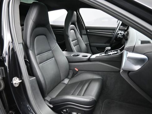 Certified 2022 Porsche Panamera Platinum Edition image 33