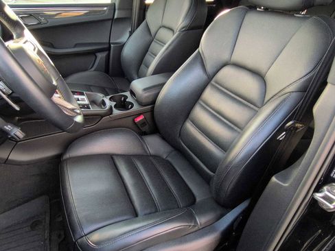 Used 2023 Porsche Macan GTS image 7